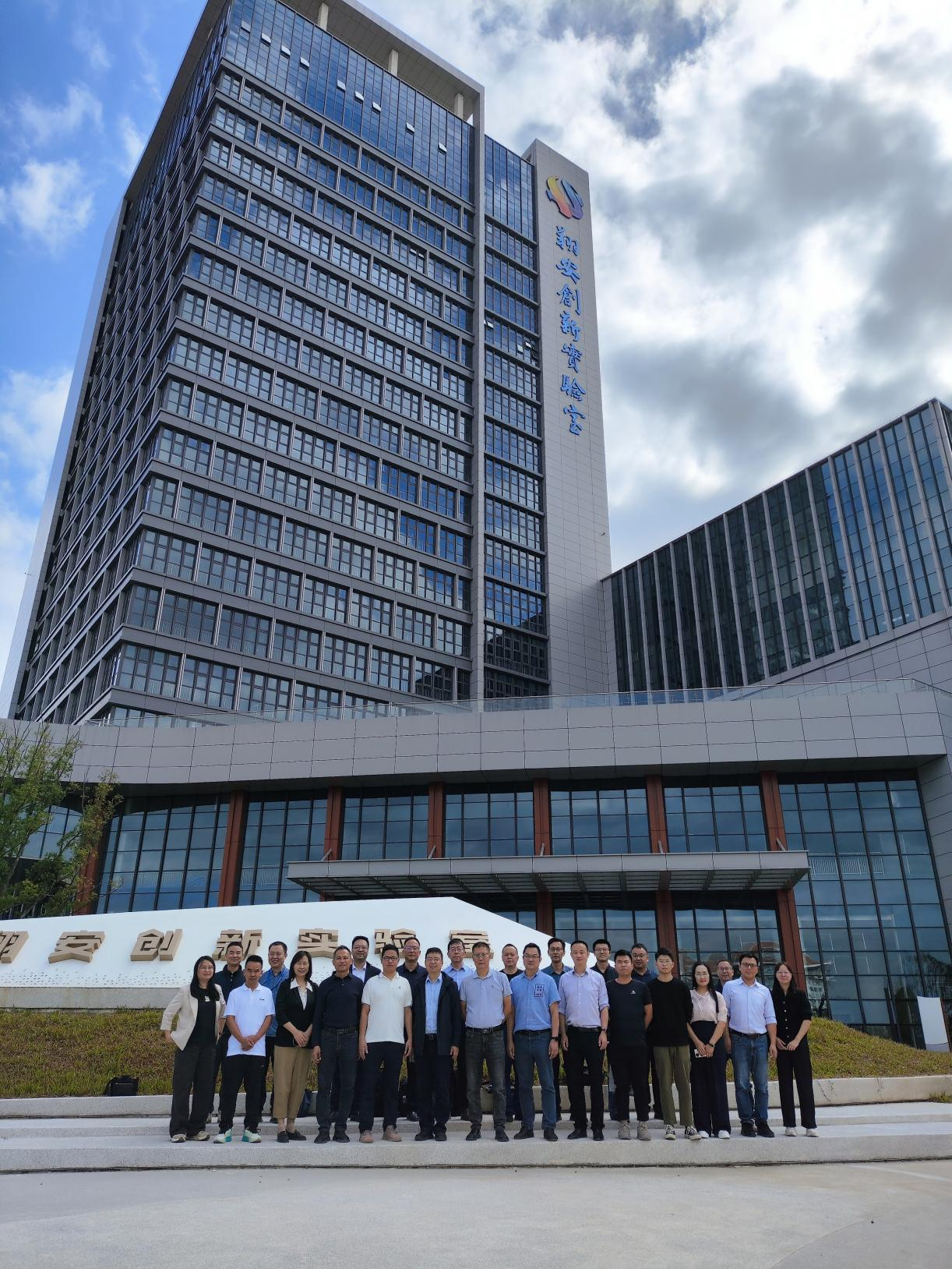 醫(yī)藥行業(yè)同仁赴我司生物制品科學(xué)與技術(shù)福建省創(chuàng)新實(shí)驗(yàn)室項(xiàng)目參觀