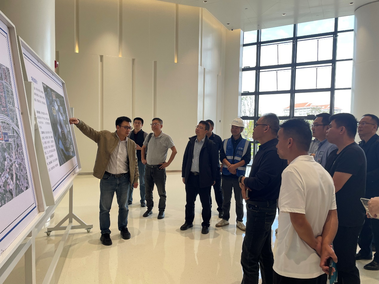醫(yī)藥行業(yè)同仁赴我司生物制品科學(xué)與技術(shù)福建省創(chuàng)新實(shí)驗(yàn)室項(xiàng)目參觀